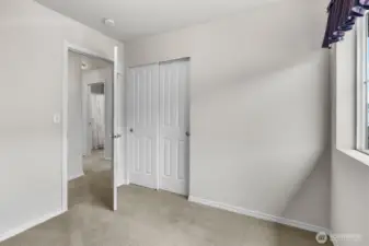 Second guest bedroom.