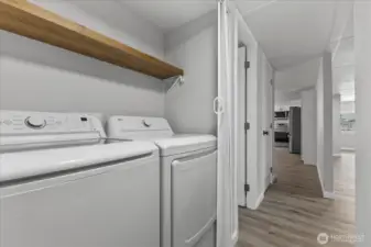 Laundry space with W/D