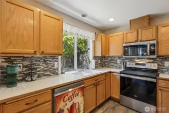 Kitchen with tile backsplash