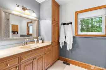 Main floor full bathroom.