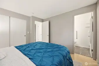 Owner Suite - 1/2 bath