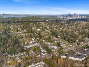 Close proximity to downtown Bellevue and 405.