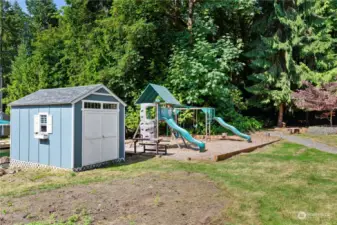 SHED & PLAYSET