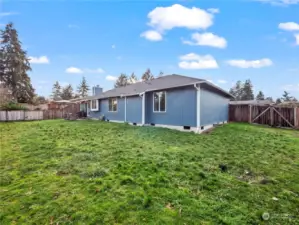 Awesome fully fenced yard