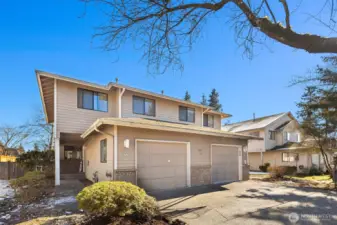 Two townhome-styled 3 bedroom 2.5 bathroom mirrored units.