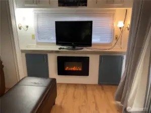 Electric fireplace