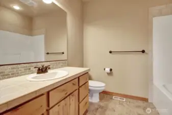 Full guest bath by bedroom #2 and #3