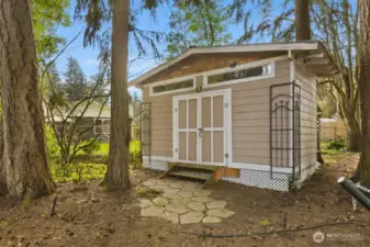 The shop is wired with 240V, so it’s perfect for storage, work, and hobbies.