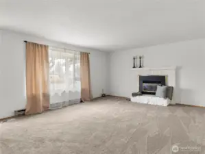 Livingroom with gas fireplace insert