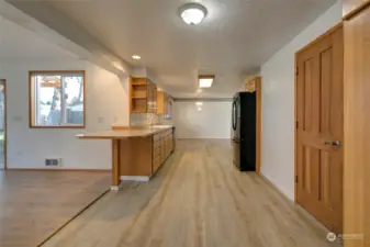 kitchen eating bar