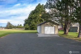 detached 3rd car garage