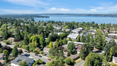 Tucked along the sparkling shores of Lake Washington, Houghton is where stunning views meet everyday charm. Morning walks might take you past waterfront parks or along the Cross Kirkland Corridor trail, while afternoons invite you to linger in local cafés or browse boutique shops. Tree-lined streets and top-rated schools give the neighborhood its warm, small-town feel, all just minutes from Bellevue, Seattle, and Redmond. In Houghton, it’s easy to see why so many fall in love at first visit.