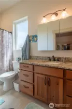2nd bedroom Bathroom
