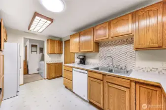 Beautiful new stone backsplash