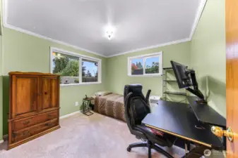3rd bedroom with new carpet
