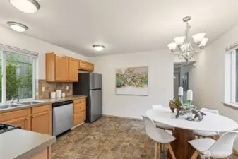 Nice sized eating area in the kitchen.