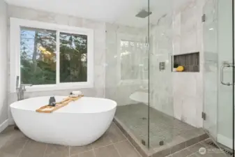 Spa-Inspired Primary Bathroom