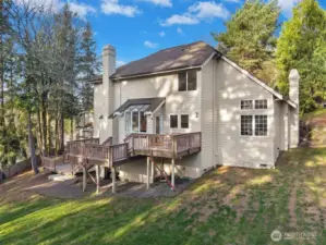 Exterior & Outdoor Living Areas