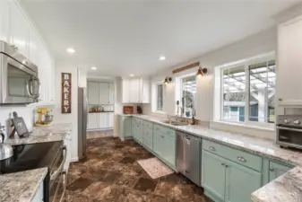 Great custom kitchen with granite counters and all appliances stay