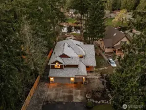 Thoughtful property layout, maximizing lots of room for entertainment and play on the waterfront!