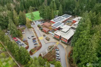 Drone shot of Cherry Crest Elem