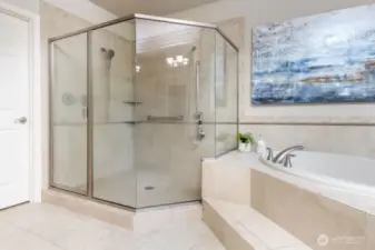 5-piece en suite primary bath