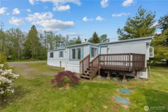 Single-wide accessory home/ storage (to be transferred as personal property to new owner)