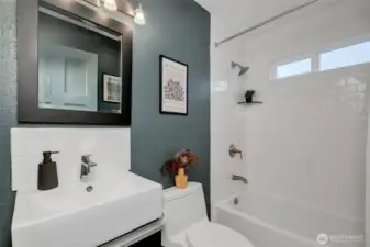Beautifully updated bath