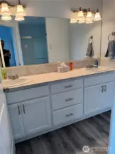 Master Bath - Main Floor