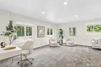 Bonus Room (great for WFH office, game room, guest suite, or extra storage)