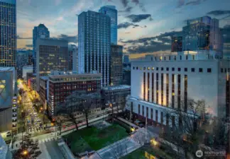 amazing neighborhood 5th ave theater, Fairmount hotel, W-hotel, mins to WAC, Cap Hill, I-5- 99 mobility score