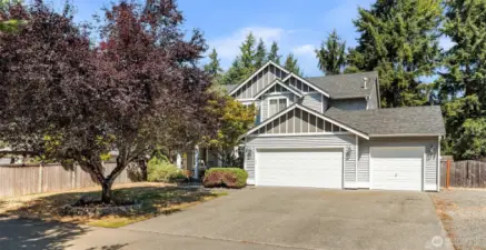 Over 2700sf, 4-BR plus an office, huge 3-car garage plus driveway and side parking, boats/trailers/RV's welcome because there is no HOA!