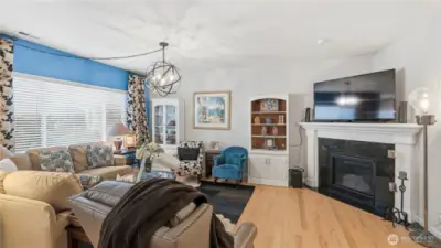 Living Room with gas fireplace