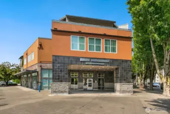 REVO 225 is in the heart of downtown Renton, close to transit, dining, entertainment, etc. Walk score of 97!