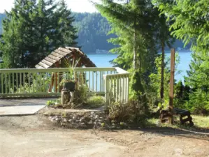 A nice sitting area to view the water so close by