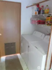 Laundry area across from 2nd bath