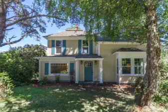 Front of house on Park Ave