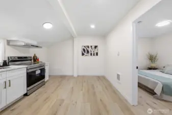 Mini kitchen and eating area