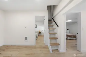 2nd Unit Staircase to Bonus room