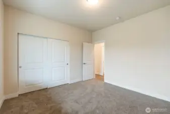 Photos are for illustration purposes only. Builder reserves the right to make changes without notification.