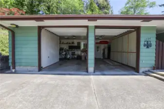 This garage is full of cabinets and shelving. So much storage in here!