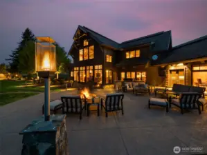 Riverbottom glows