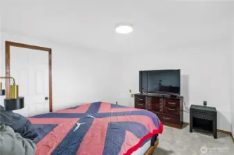 1 of 2 downstairs bedrooms