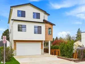 Conveniently located new home close to services