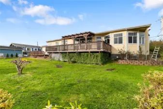 great size backyard with views of the water