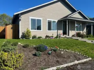 2009 home boasting over 1800 sq ft