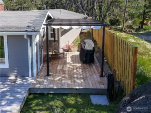 South side deck with removable cover