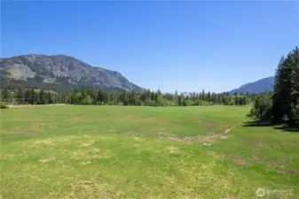Home site with panoramic views and established utilities