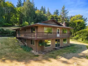 Perfectly placed home strategically set to enjoy the amazing views through the large windows