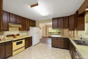 Amazing storage and counterspace in this open kitchen. The cook and the helpers have plenty of room.
